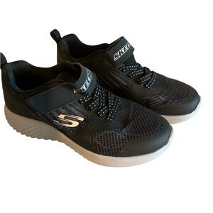 Skechers Boys size 3 Athletic black sneakers